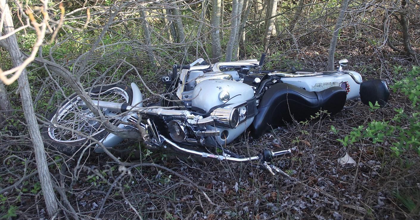 2 injured in motorcycle crash - Vimarsana News