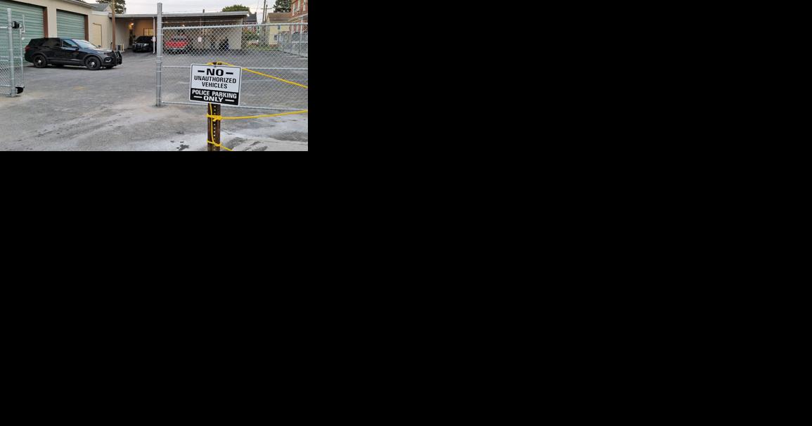 Fence halts borough hall parking - Vimarsana News