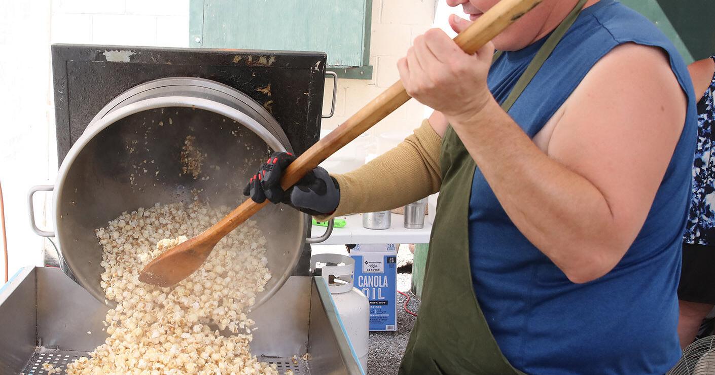 Making kettle corn - Vimarsana News