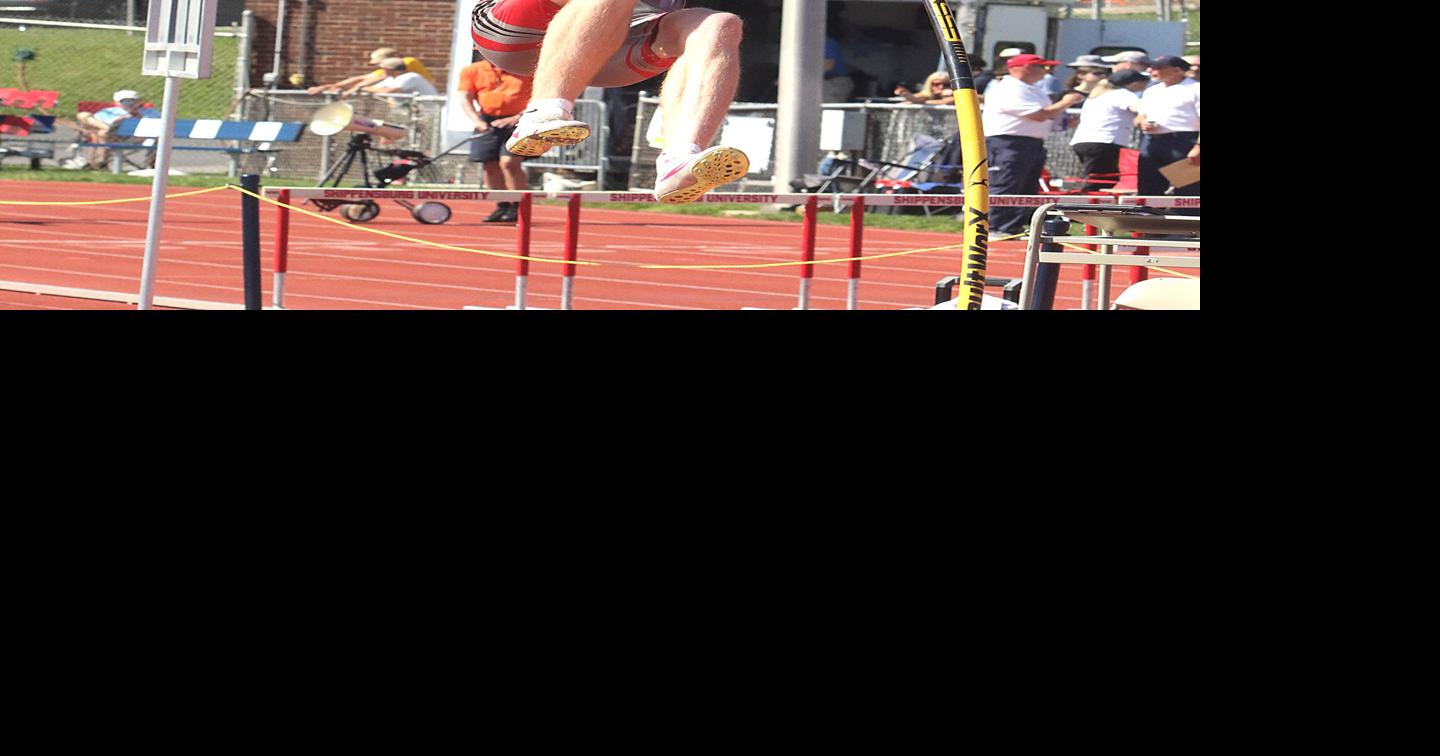 Bermudian's Ayers elevates, punching his ticket to the state championships