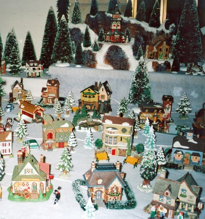 Museum hosts New England Christmas village exhibit - Gettysburgtimes ...