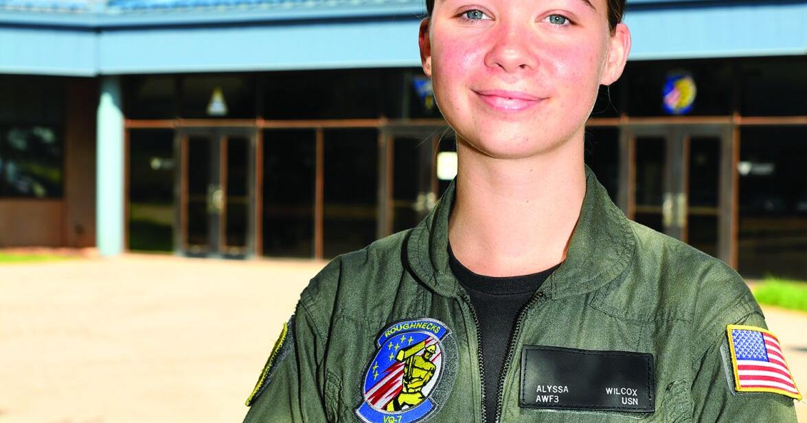 2 Gilbert natives serve Navy in Oklahoma