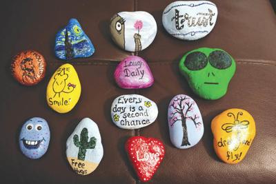 Community members discover Phoenix rocks | Features | glendalestar.com