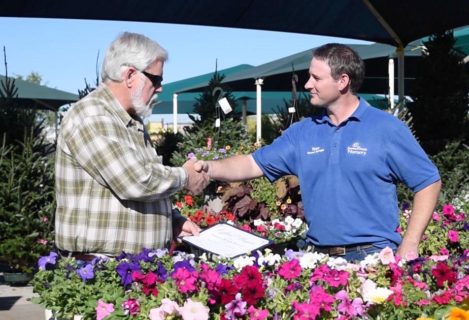 Mayor Jerry Weiers gives green thumbs-up to Summer Winds ...