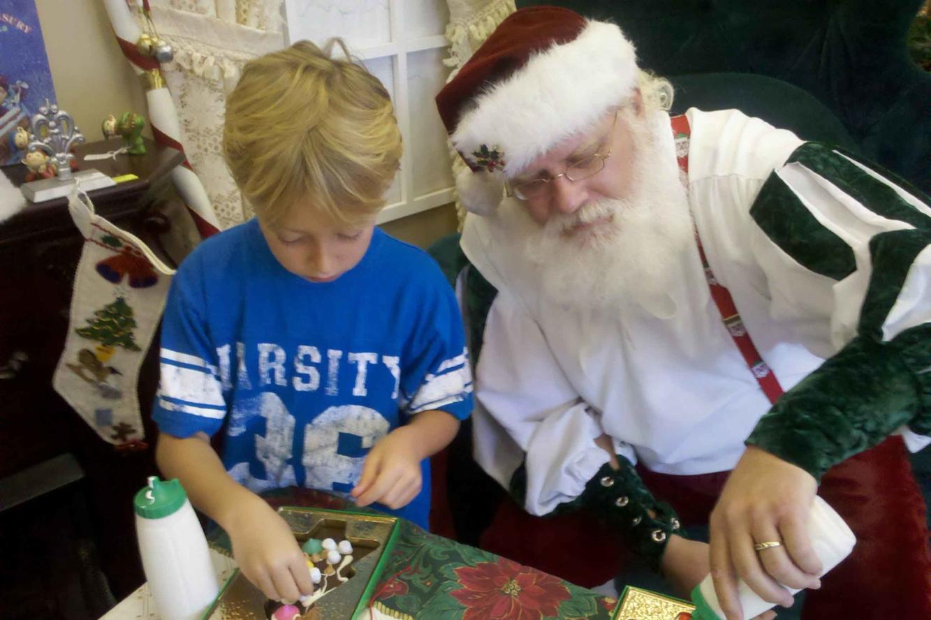 Christmas coming to Historic Downtown early | Features | glendalestar.com