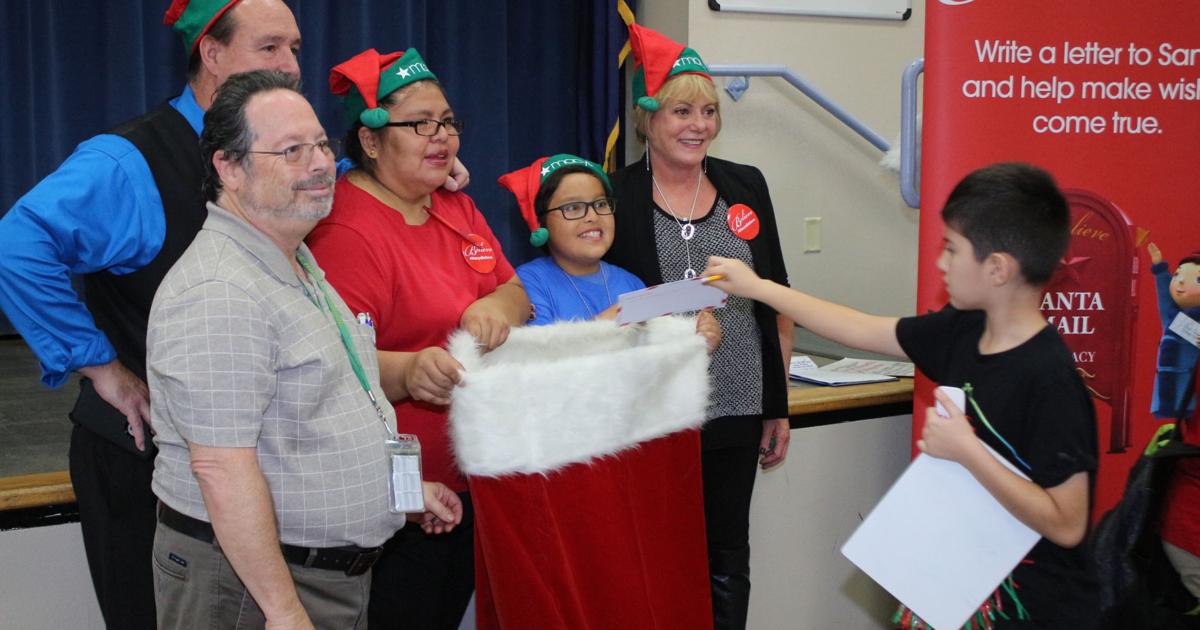 Annual holiday program kicks off at Coyote Ridge Elementary Features