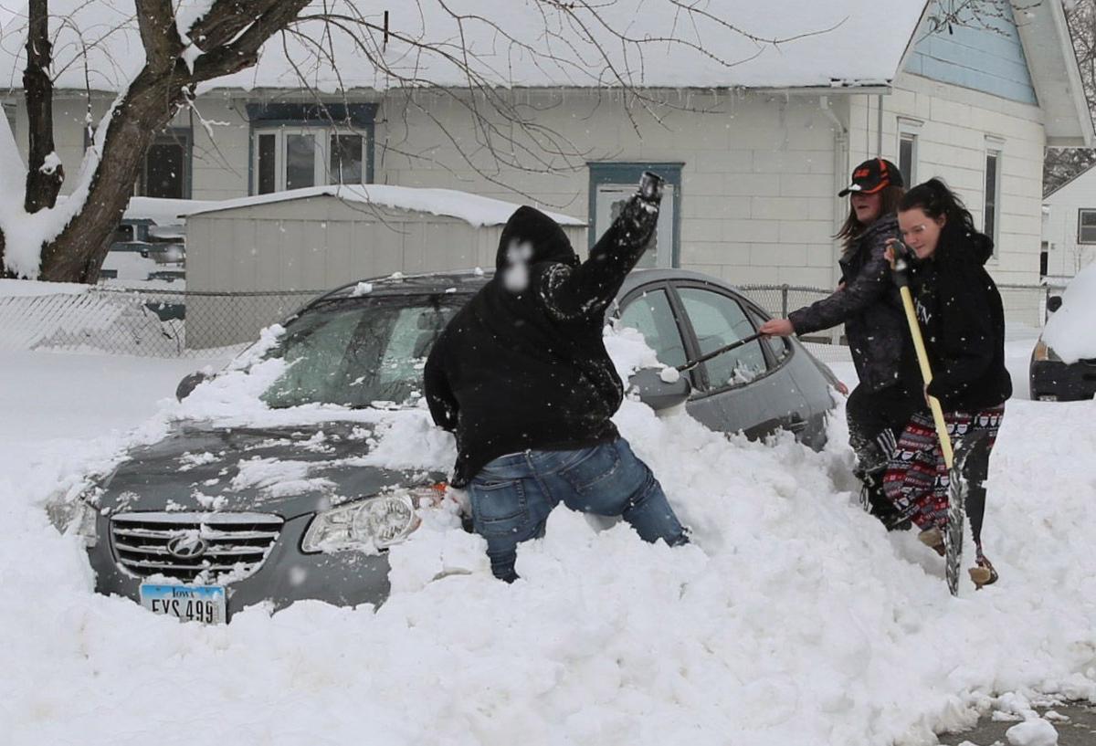 Record breaking weekend snow keeps spring at bay in North Iowa Mason