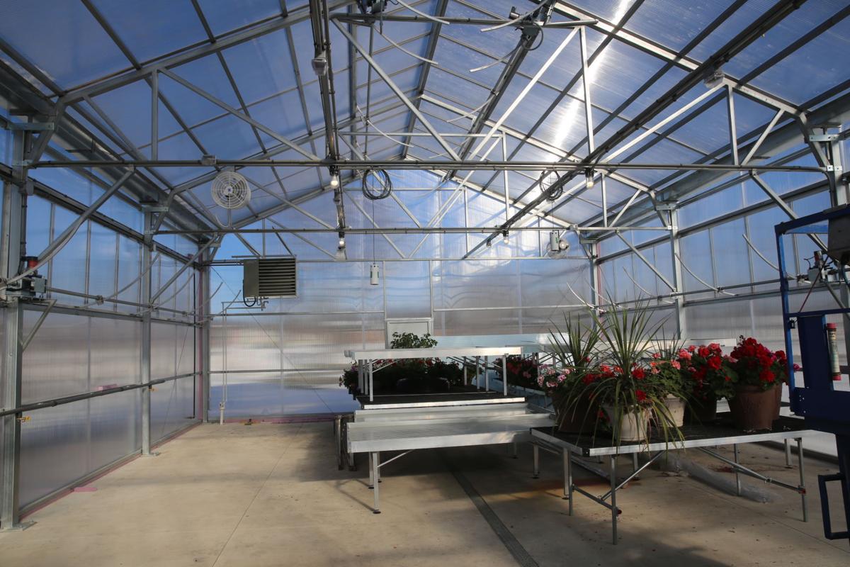 New GarnerHayfieldVentura greenhouse prepares future ag leaders