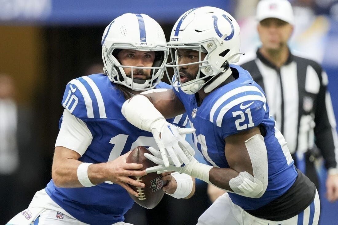 Tennessee Titans hold off Indianapolis Colts in AFC South opener