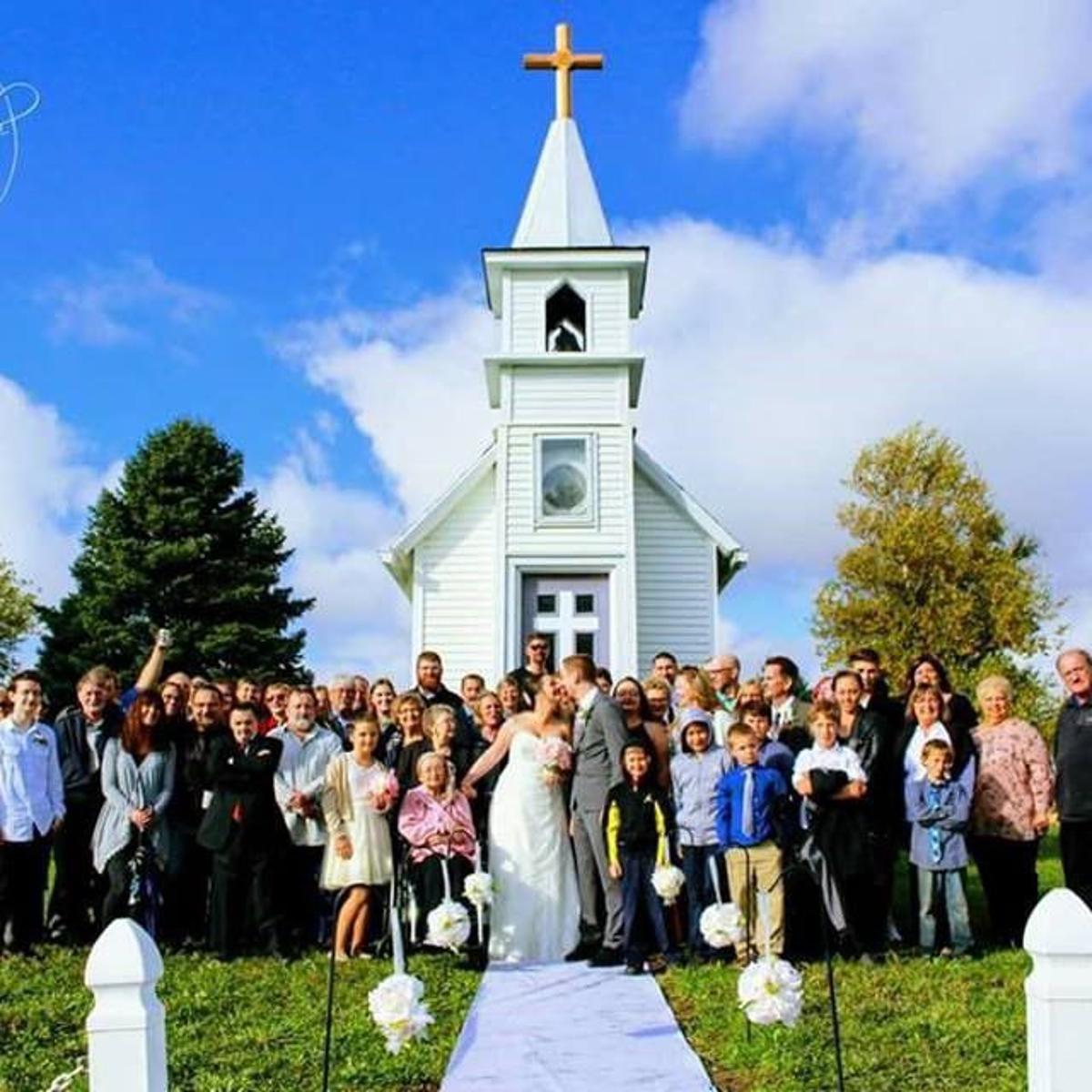 Wedding At Tiny Church In Rural Fertile Brings Family Full Circle