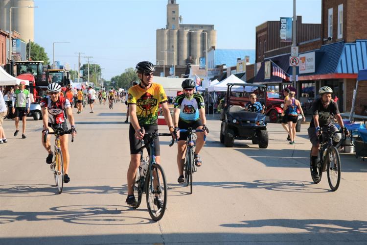 RAGBRAI riders descended on Britt on July 27..JPG