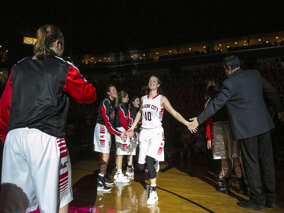 Mason City S Makenzie Meyer Named Iowa S Miss Basketball North