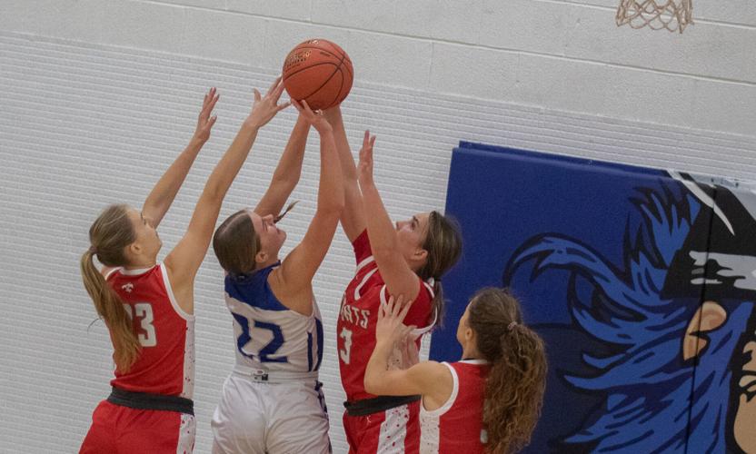 Saint Ansgar holds off late NorthwoodKensett run for win