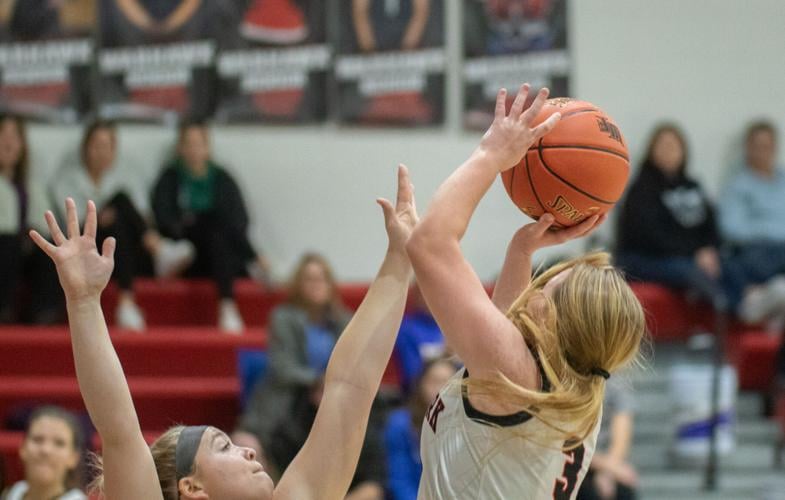 High School Boys Basketball Suntken's recordbreaking night leads West