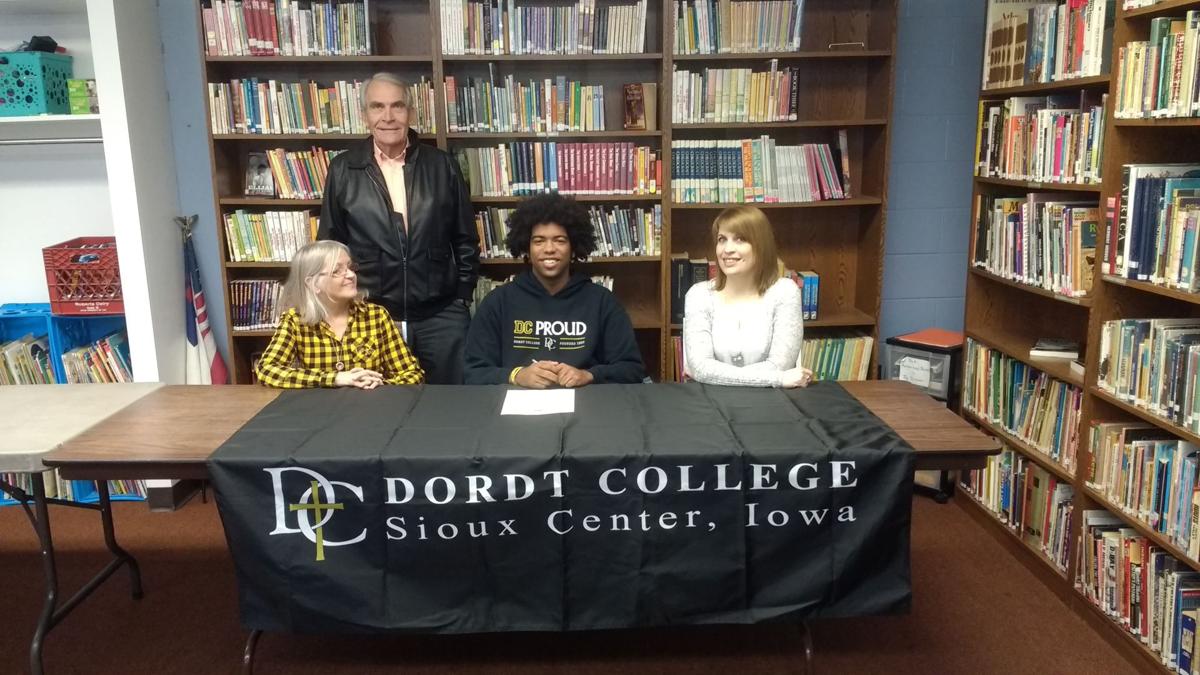 North Iowa Christian School's Norris signs to play basketball at Dordt