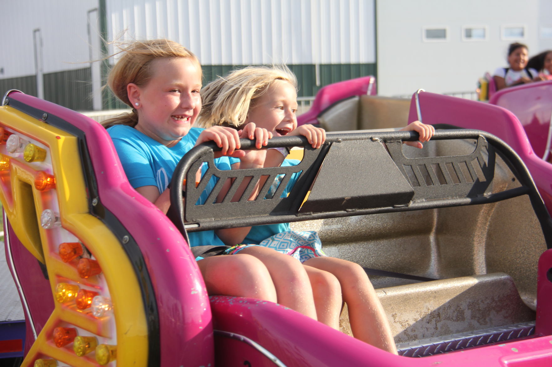 Han Co District Fair Britt girls carnival 2