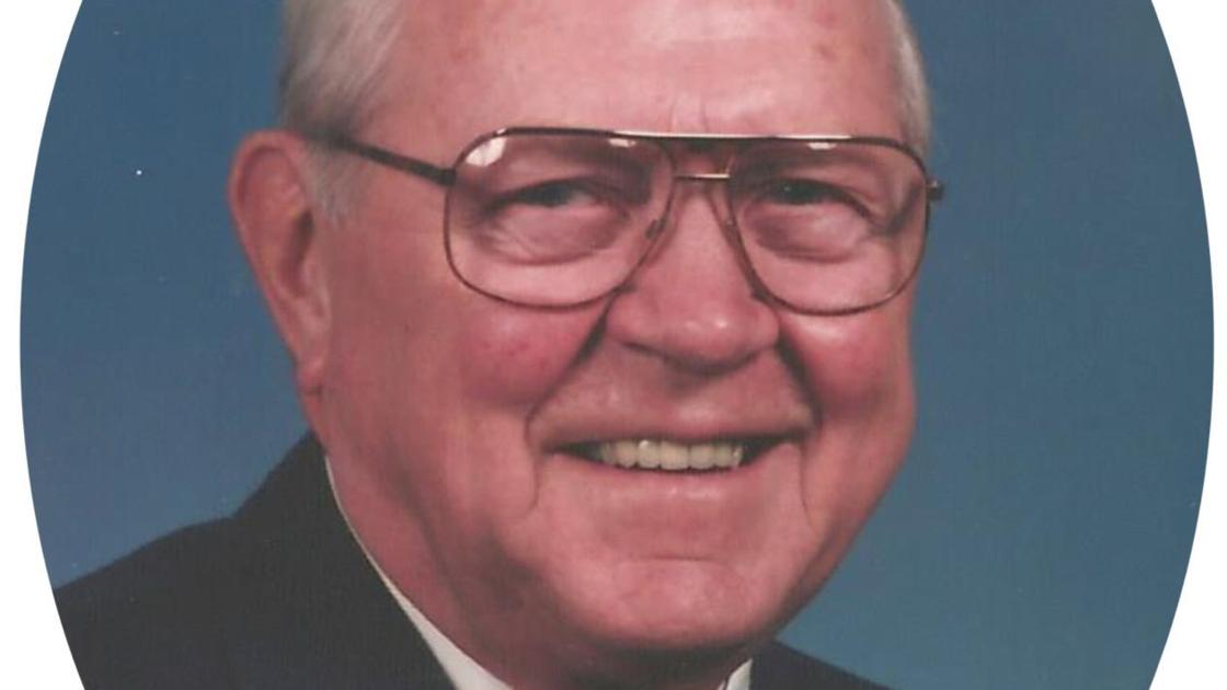 Wallace Maynard Felland, Guttenberg, formerly of Forest City - Mason City Globe Gazette