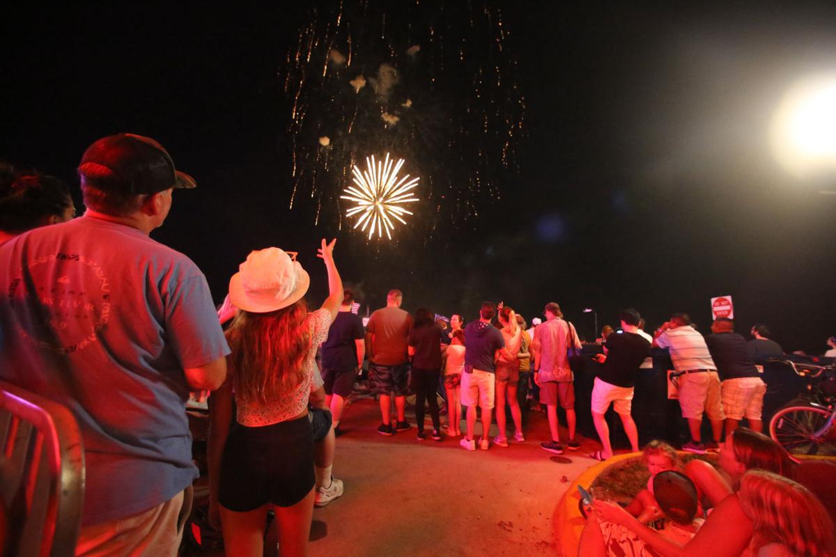 Clear Lake fireworks return with a bang