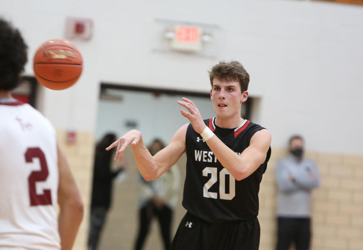 Lake Mills holds on to No. 3 spot in AP boys basketball poll | North Iowa Sports | globegazette.com