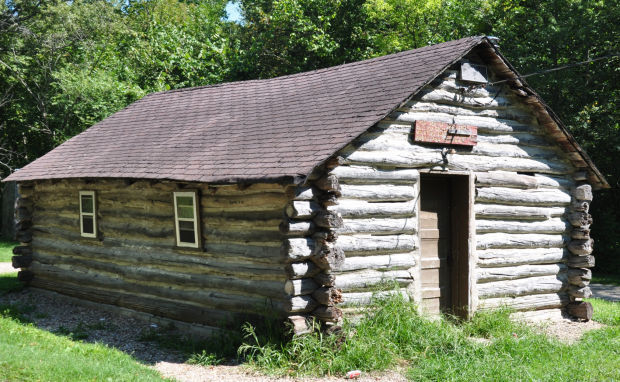 Pinicon Alders Log Cabin Will Stay Mason City North Iowa