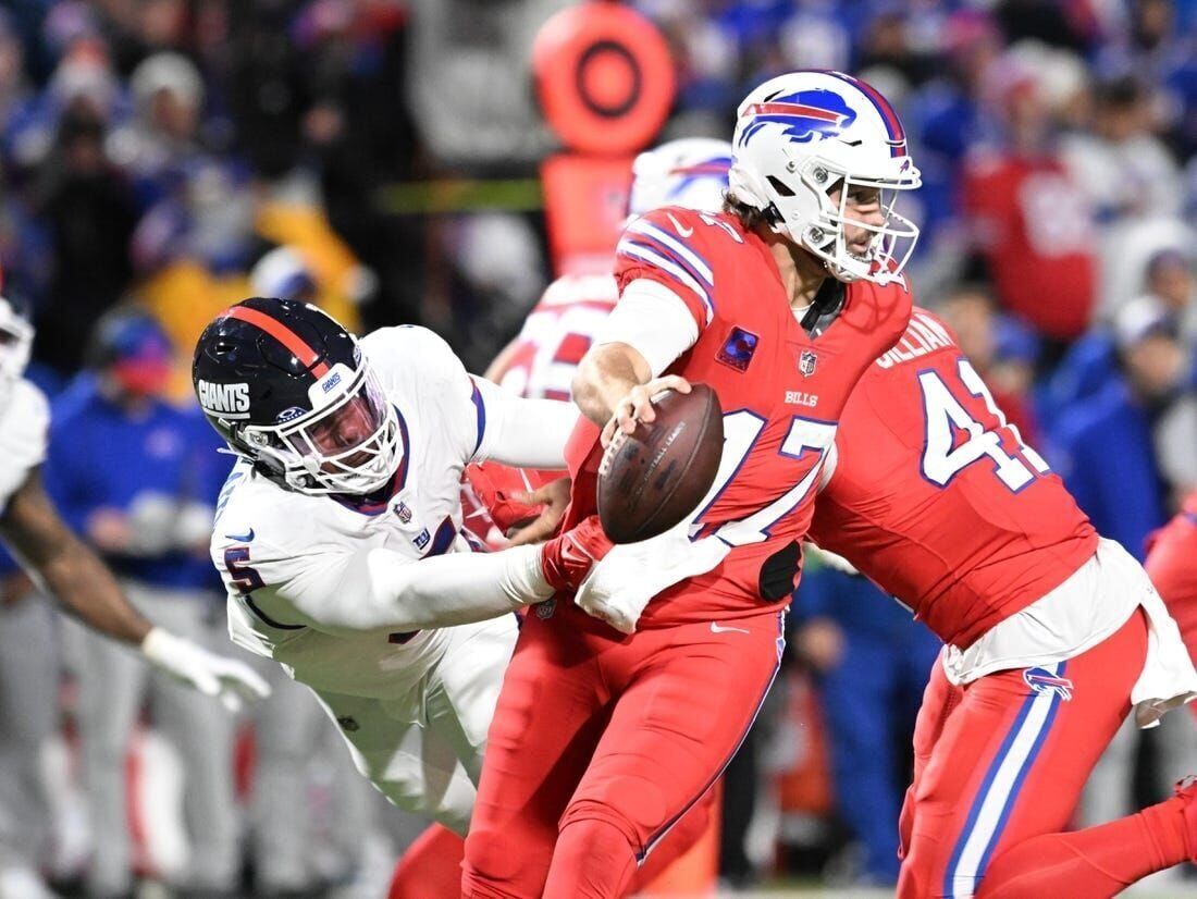 Josh Allen accounts for 3 touchdowns as Bills escape with 24-22