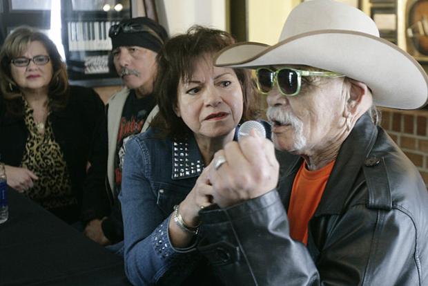 Siblings share stories of rock 'n' roll's Ritchie Valens 