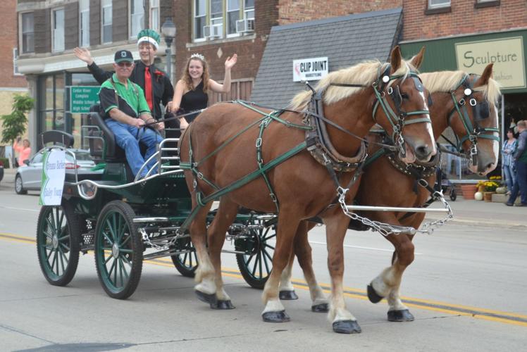 North Iowa schools crown kings, queens