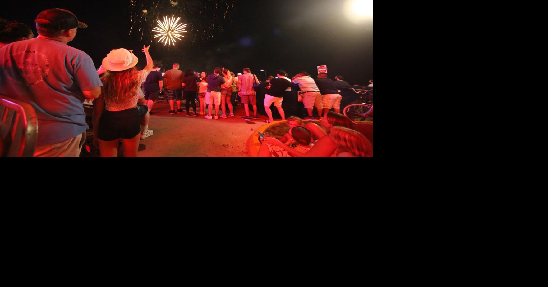 Clear Lake fireworks return with a bang