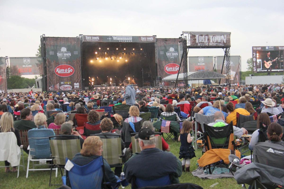 Festivalgoers set Tree Town record Mason City & North Iowa