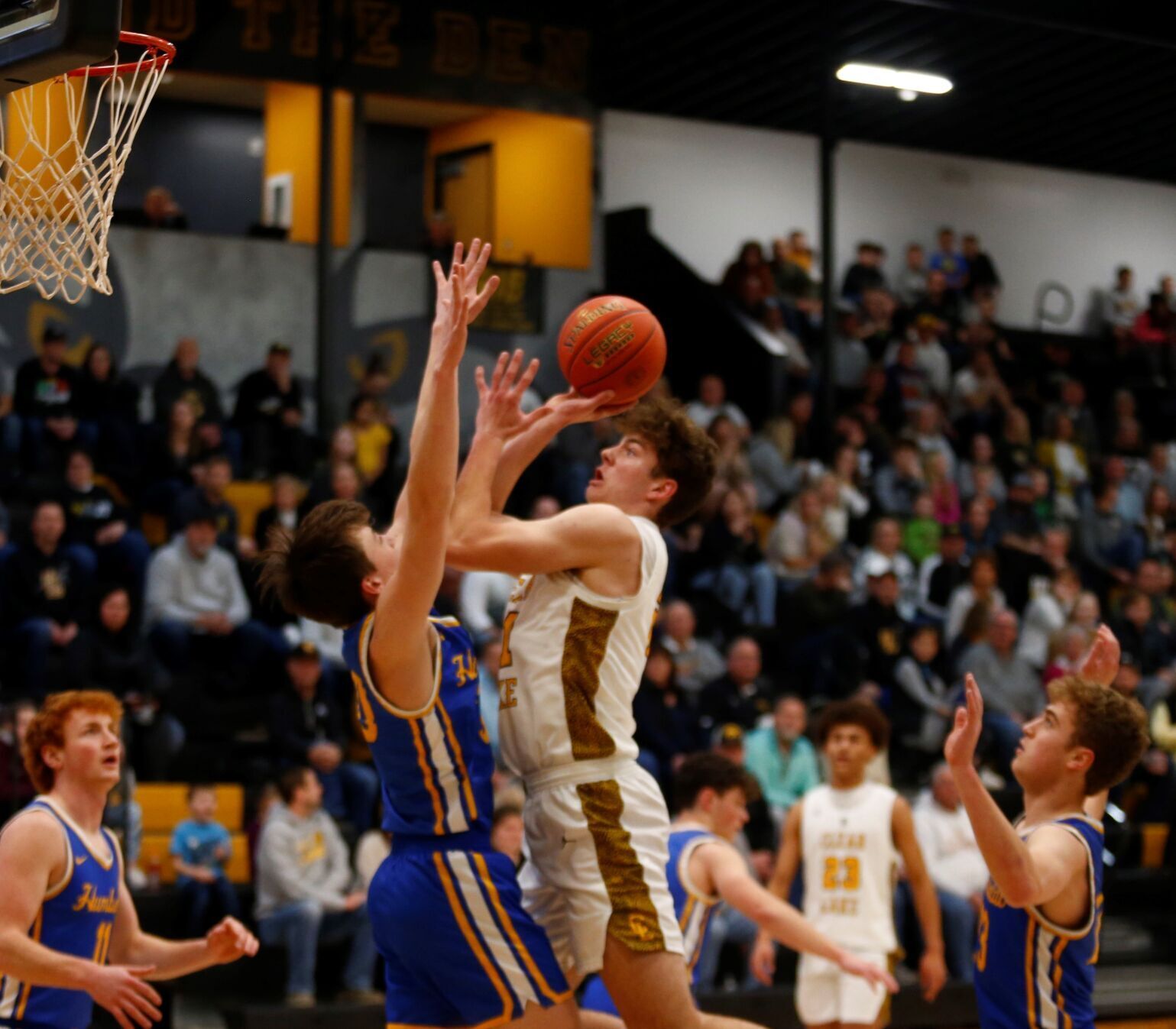 High School Boys Basketball Season: Clear Lake, Mason City, and Newman Catholic Gear Up for Iowa Battle