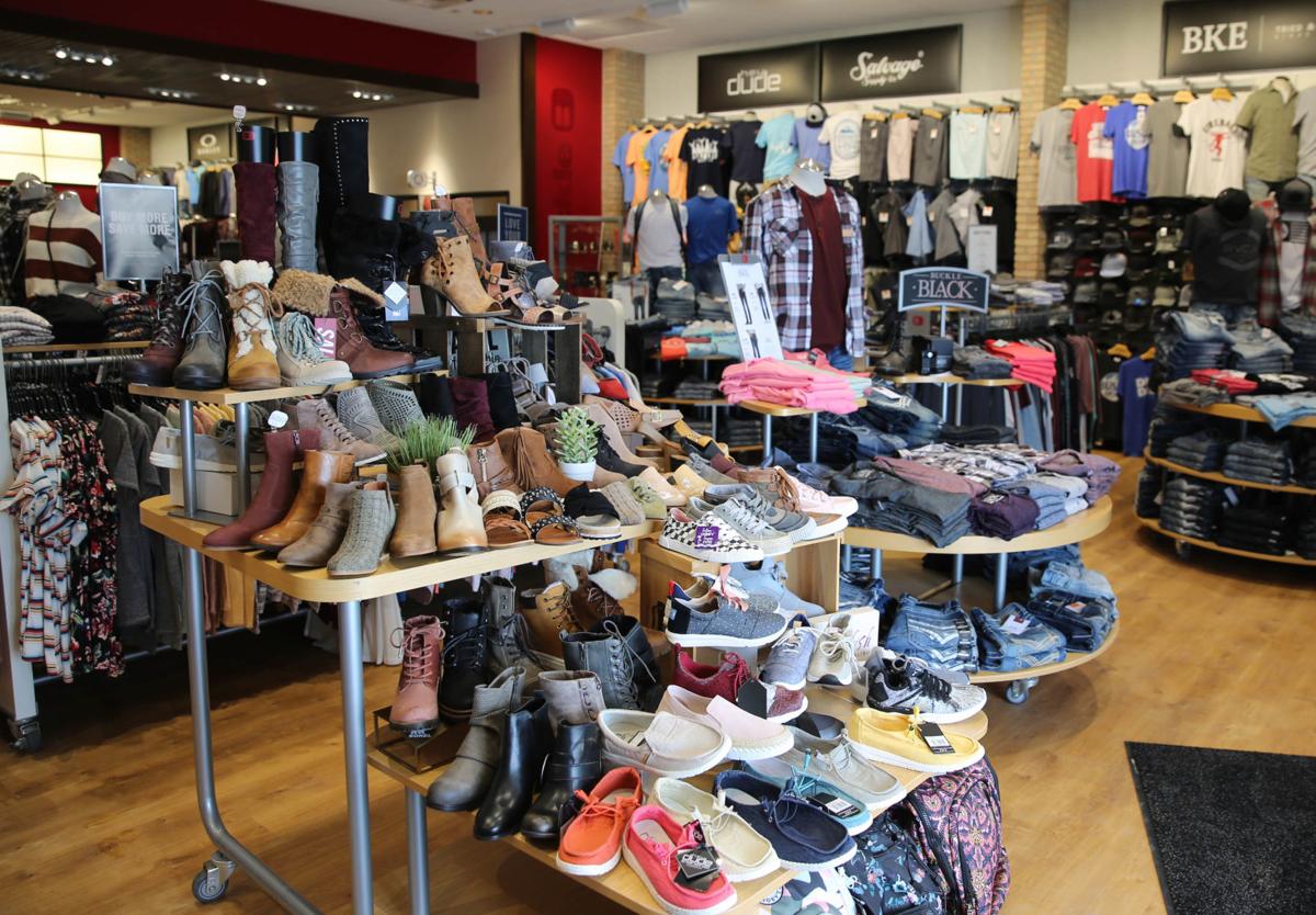 First Look Clothing Retailer Reopens After Moving In Mason City