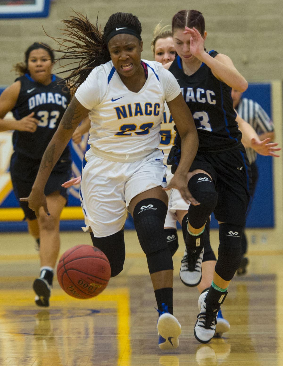 No 8 Dmacc Too Strong For Niacc North Iowa College Sports