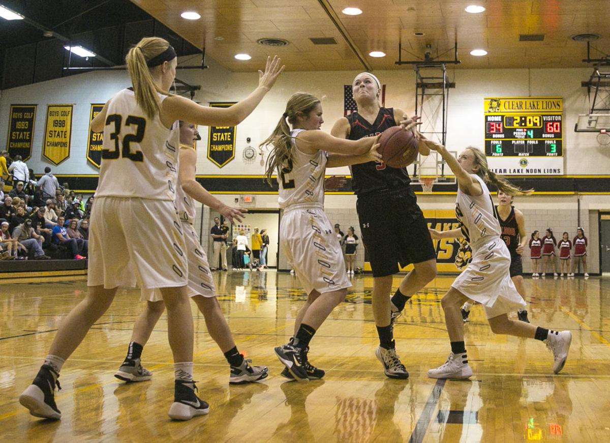 Girls basketball notebook HamptonDumont has stars, strong supporting