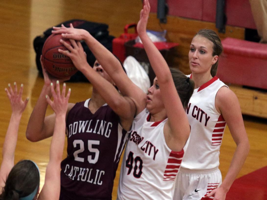 No 8 5a Dowling Races Past No 2 4a Mason City 64 44 North
