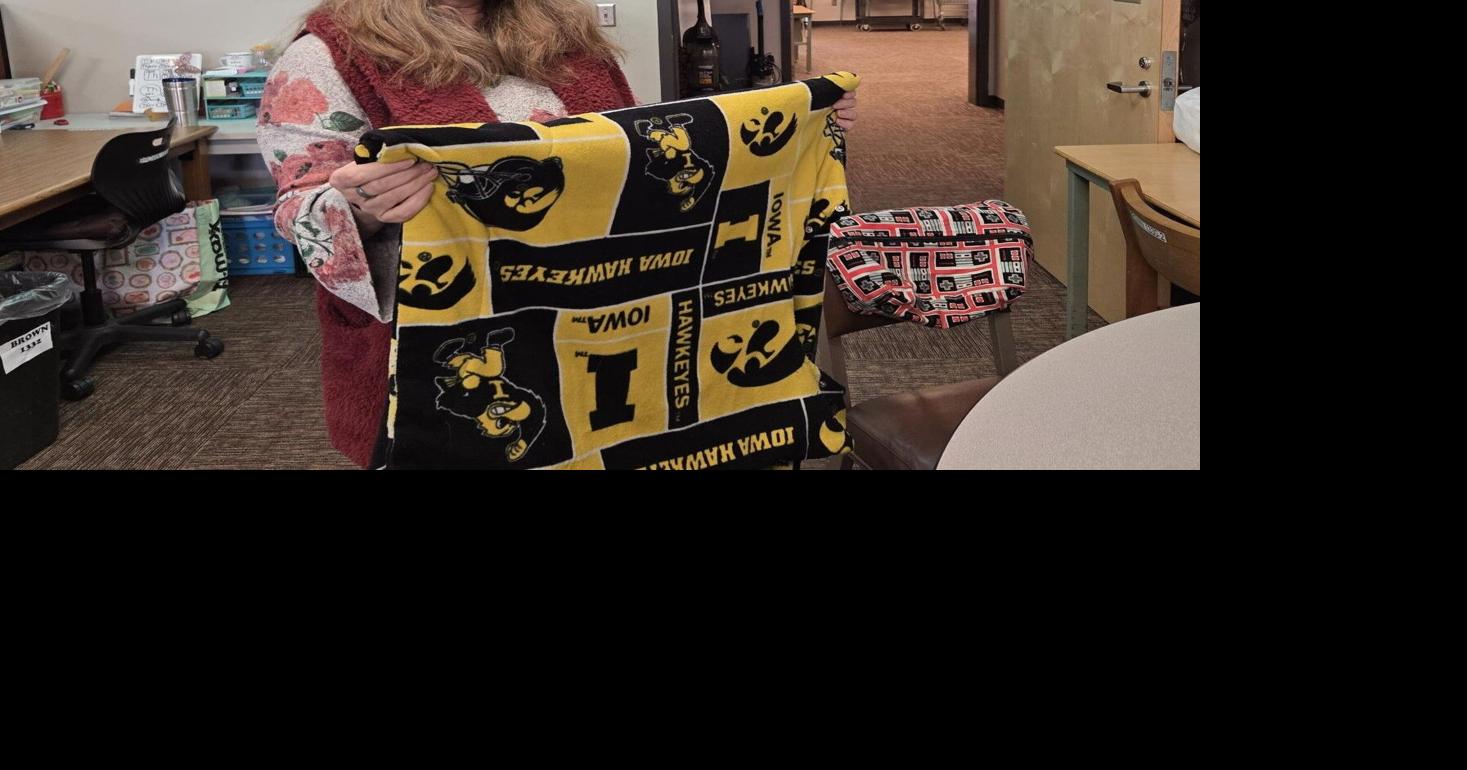 Logan's Legacy: Mason City special ed teacher makes ponchos for students in wheelchairs