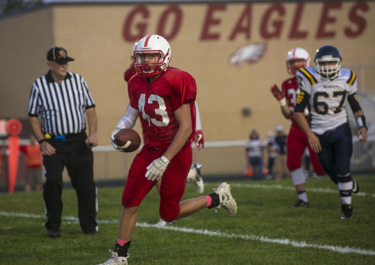 Yeakel Santee Devries Highlight Stellar Week Of Football In