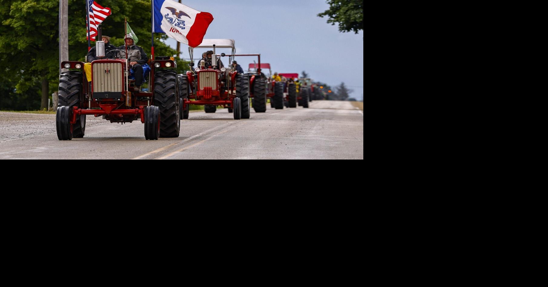 Antique tractors ride through Northeast Iowa in 27th annual Tractorcade