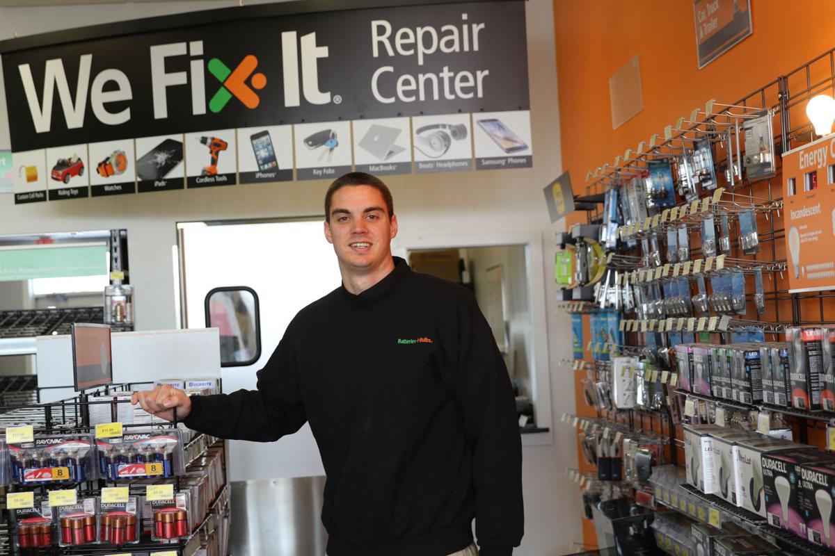 New Mason City store sells batteries, bulbs; offers mobile device