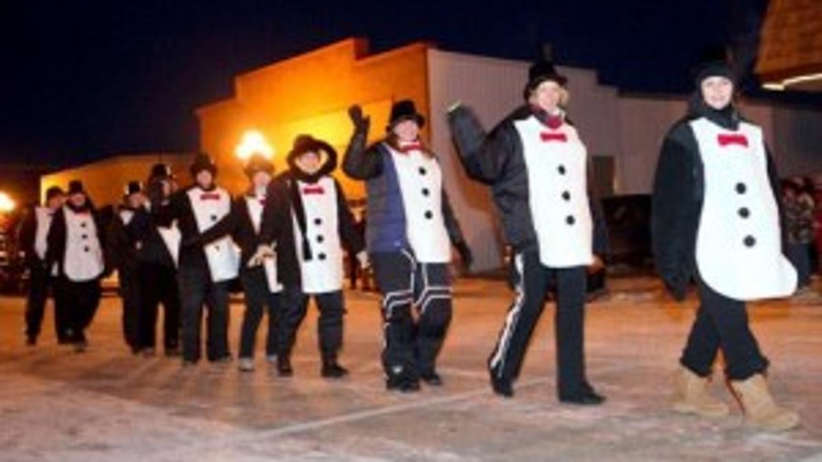 Clear Lake Welcomes Holiday Season Latest News Globegazette Com