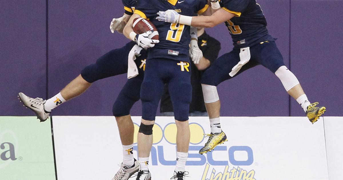 Photos Monday's Iowa high school state football championships