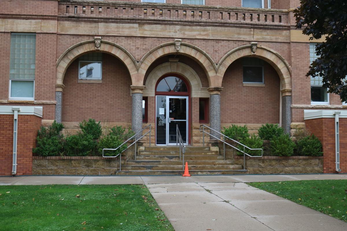 Winnebago County Courthouse to get new entry