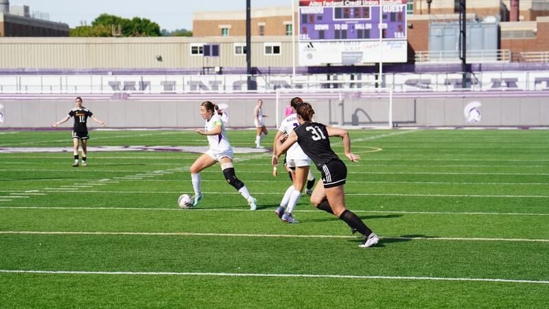 Warriors Cap Thriller with Final-Second Goal Over MSU Moorhead
