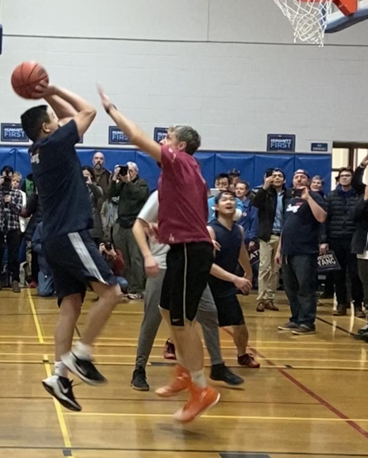 Yang Hoops It Up With Scholten At Campaign Event Latest News