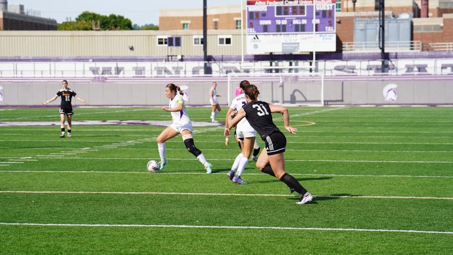 Warriors Cap Thriller with Final-Second Goal Over MSU Moorhead