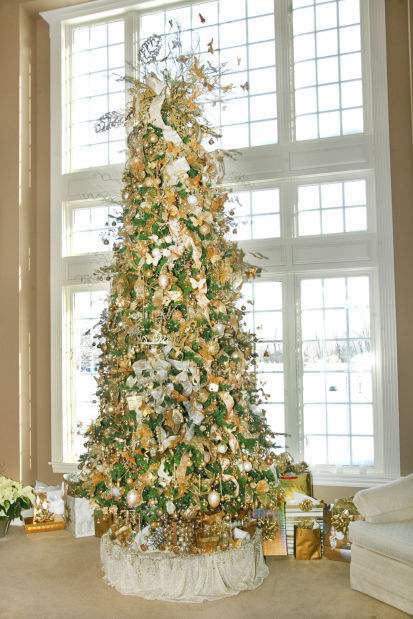 Mc Designers Win Awards For Extravagant Christmas Tree