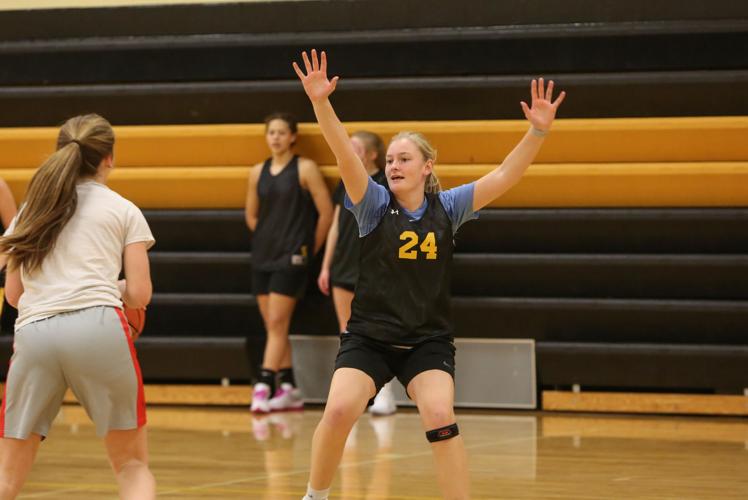 Clear Lake girls basketball practice - Holck