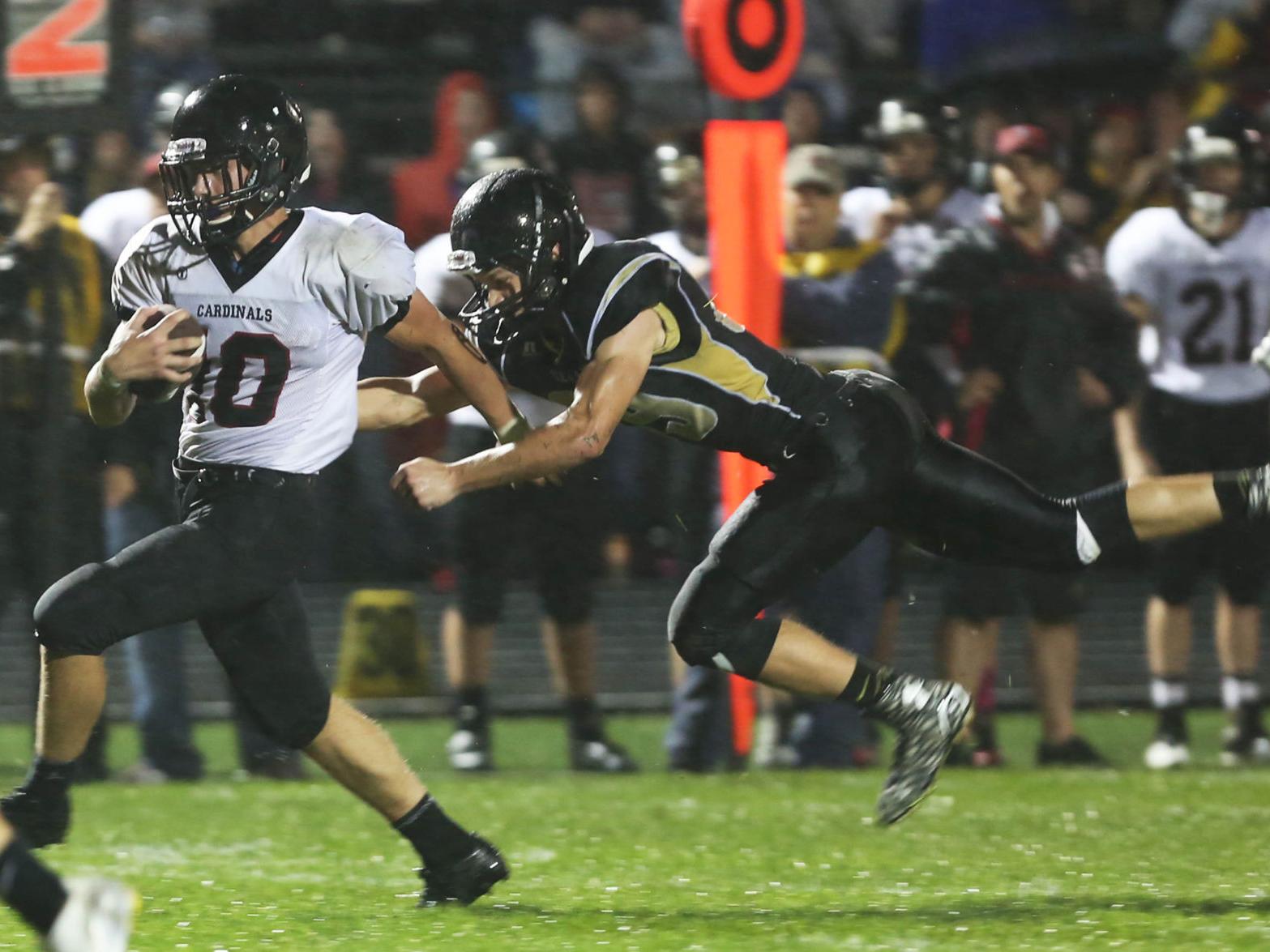 Garner Hayfield Ventura Uses Short Fields Sound Defense To Get Past Clear Lake 24 14 North Iowa High School Football Globegazette Com