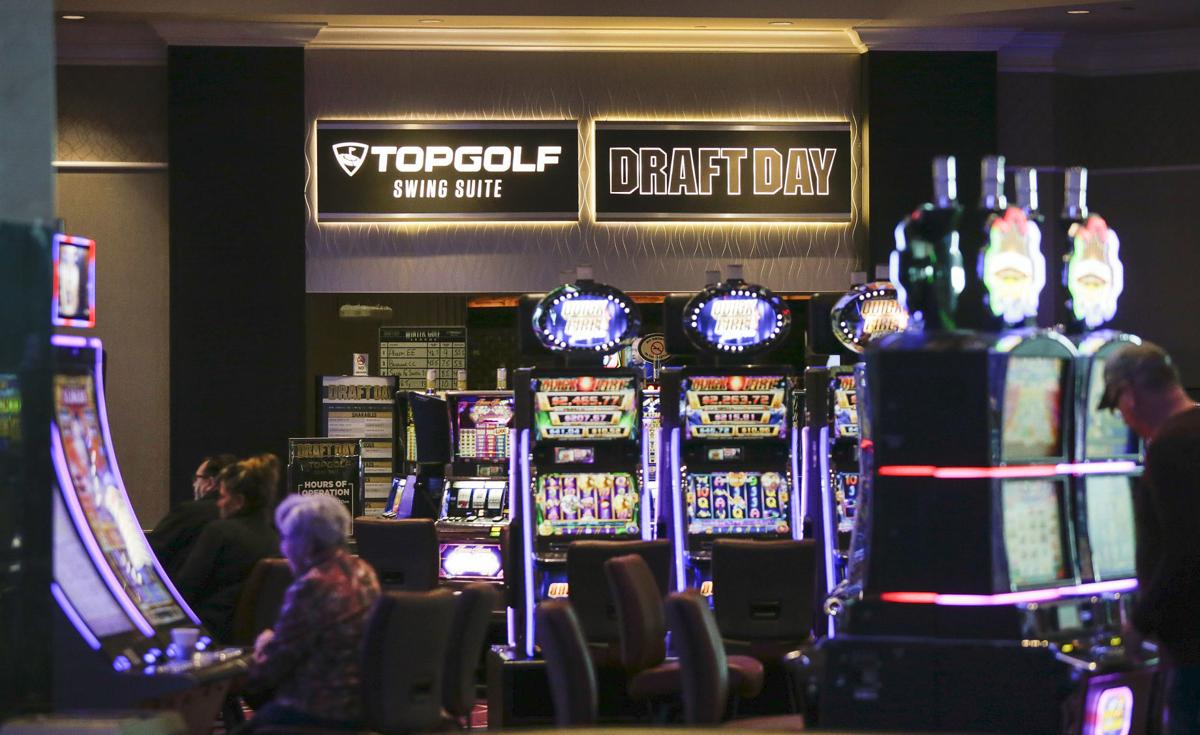 Odds shrink in Iowa's sports gambling debate: Betting on ...