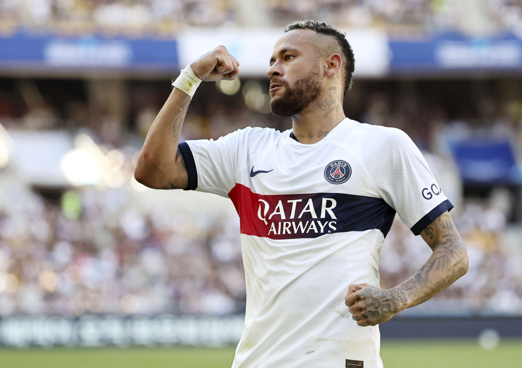 AP source: Neymar heading toward exit from Paris Saint-Germain