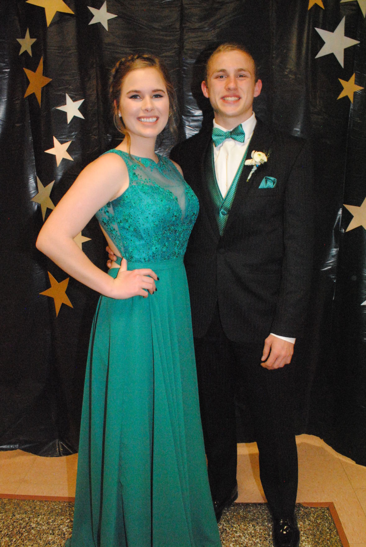 green prom couples